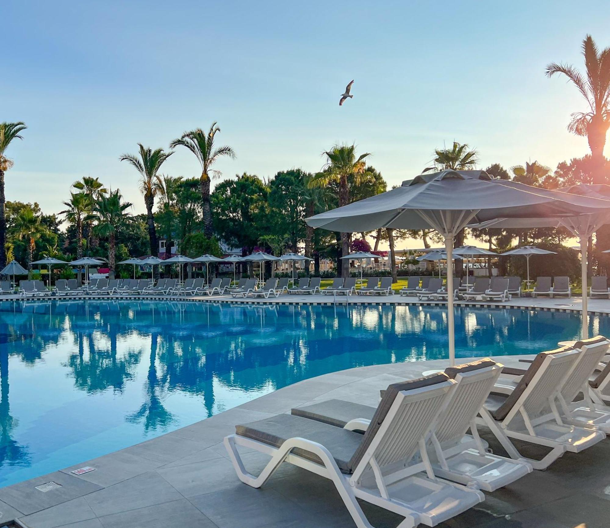 Catamaran Quality Times Hotel เกเมร์ ภายนอก รูปภาพ