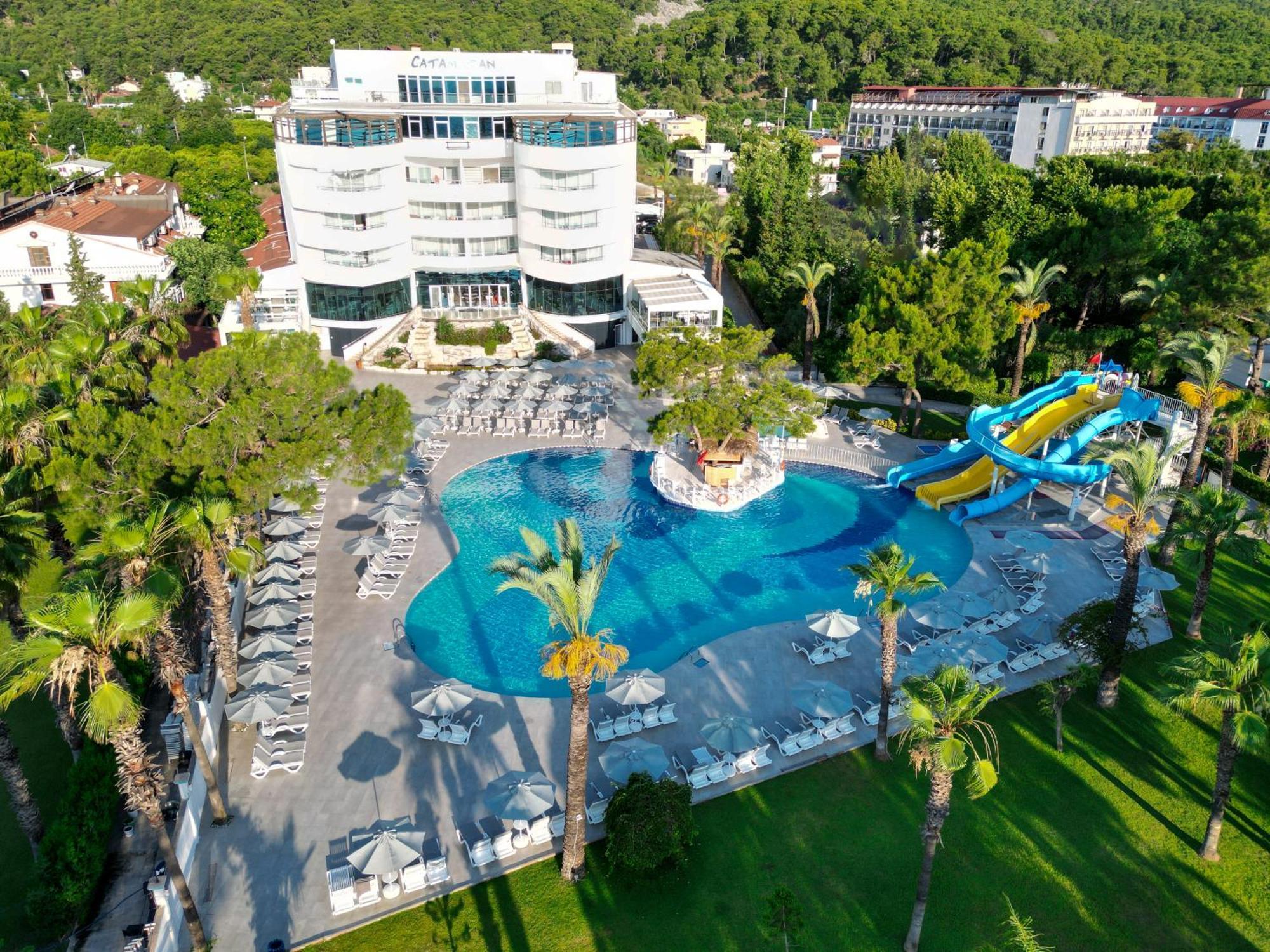 Catamaran Quality Times Hotel เกเมร์ ภายนอก รูปภาพ