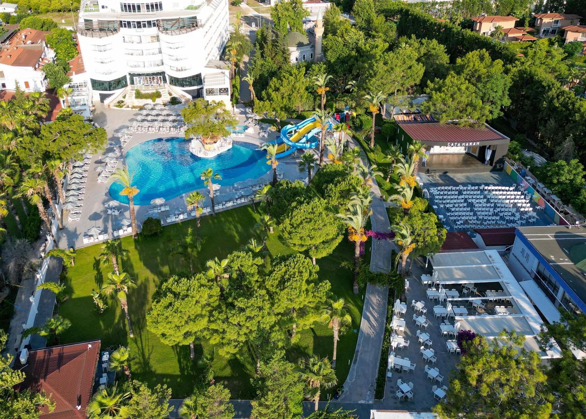 Catamaran Quality Times Hotel เกเมร์ ภายนอก รูปภาพ