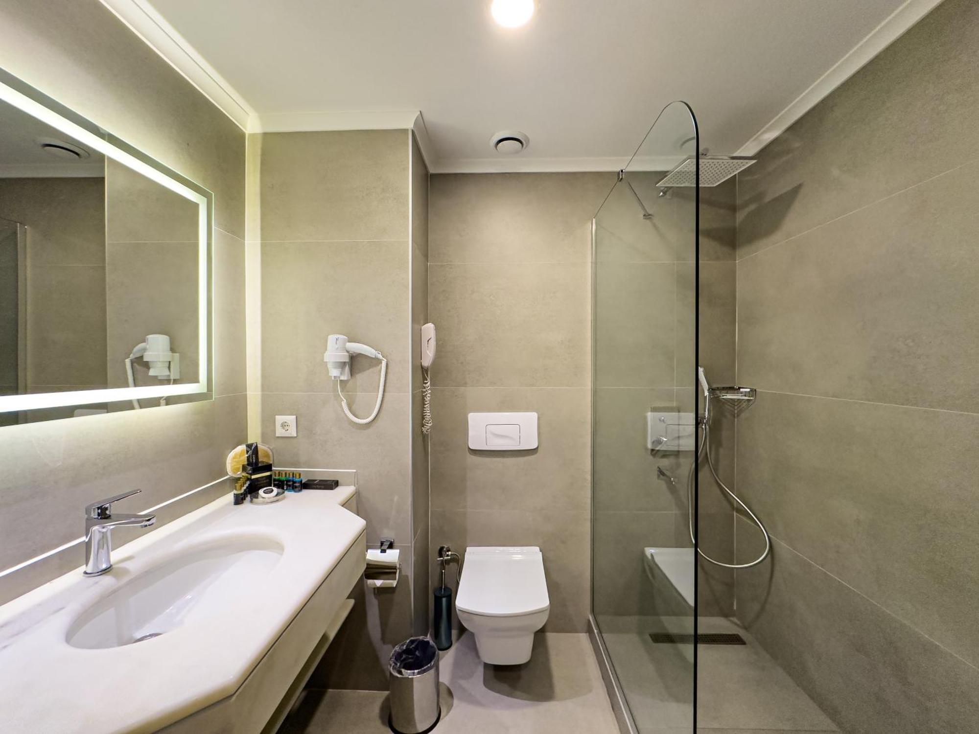 Catamaran Quality Times Hotel เกเมร์ ภายนอก รูปภาพ
